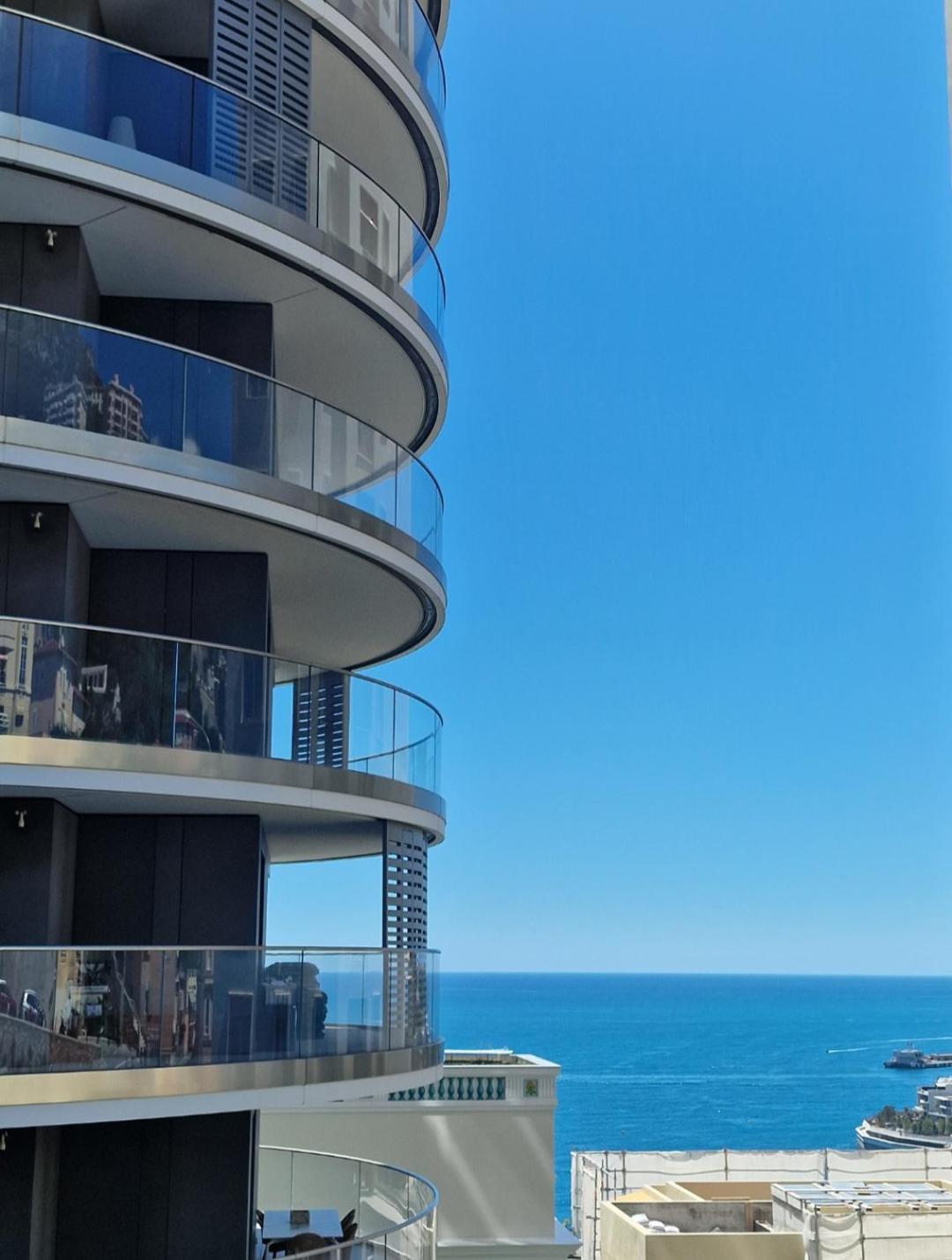 1 Meter From Monaco. 5 Min By Elevators To Larvotto Beach. *