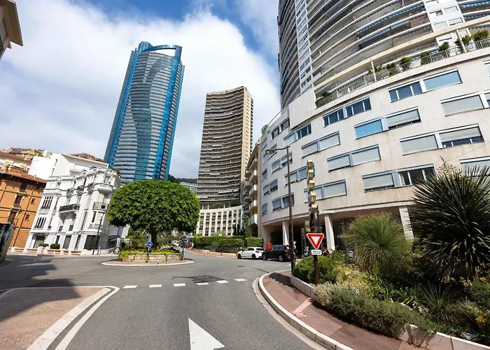1 Meter From Monaco. 5 Min By Elevators To Larvotto Beach.